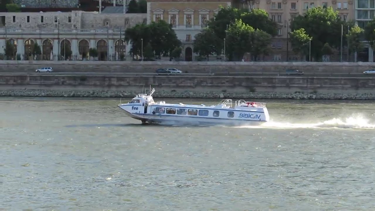 BIBIV IV szárnyashajó üzem közben, Budapesten