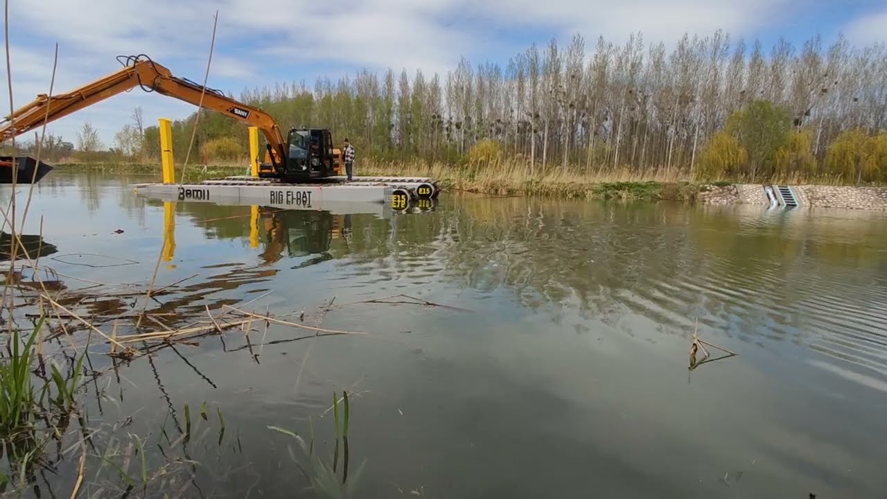 REMU Big Float E15 / SY135C típusú mocsárjáró lánctalpas markolós úszókotró vizsgálata.